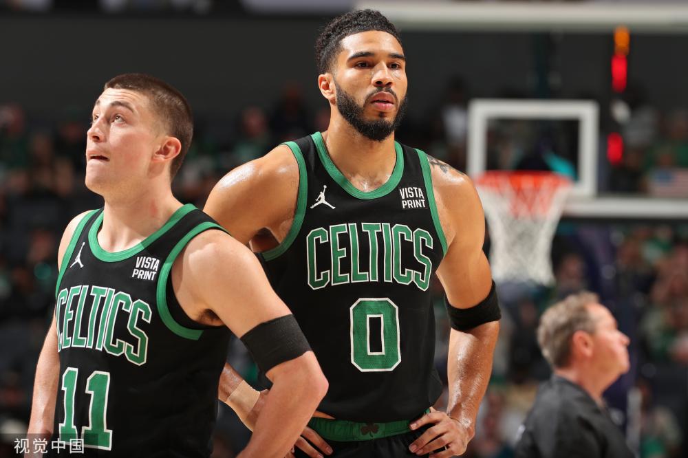 现场氛围肃 现场氛围肃