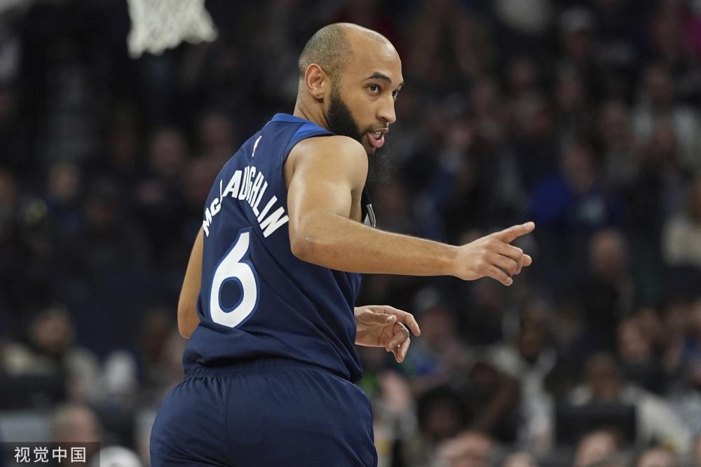 两支球队在 两支球队在